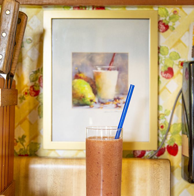 One of Her Favorite Dishes: Salmon + Spinach + Frying pan