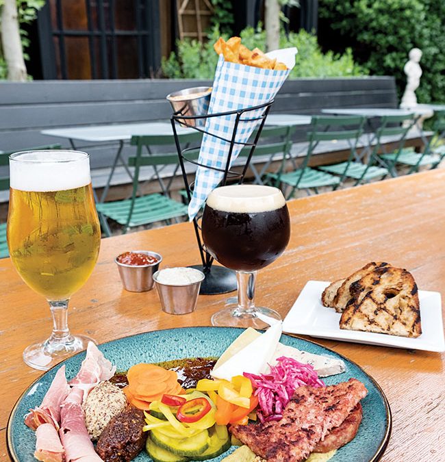 Dining Alfresco in Kentuckiana – Holy Grale