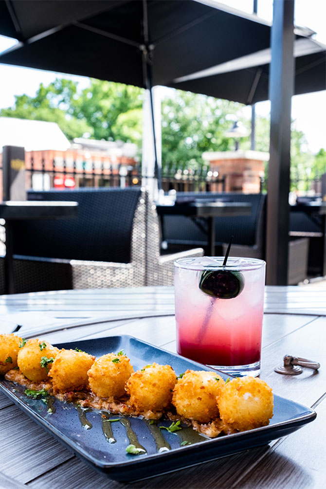 Dining Alfresco in Kentuckiana – The Exchange Pub & Kitchen