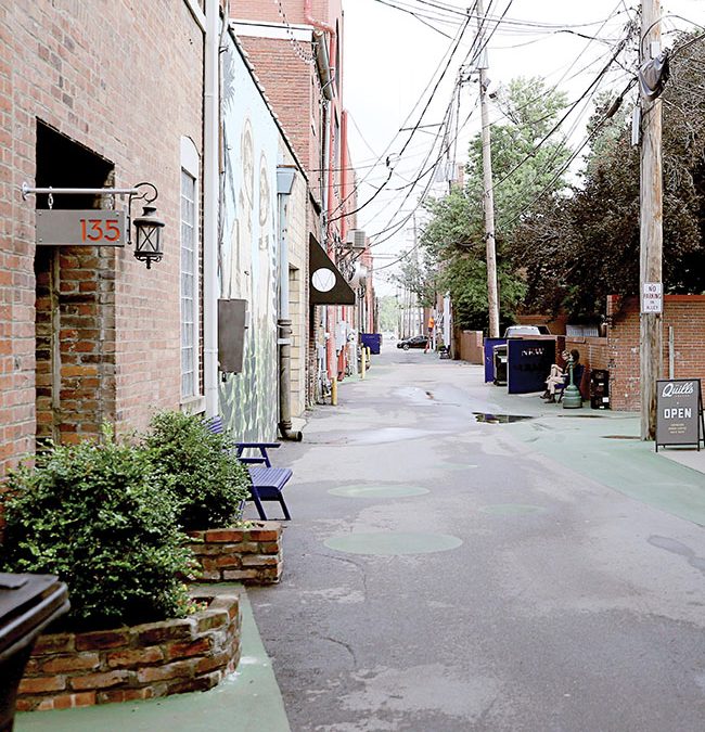 Hang Out in an Alley