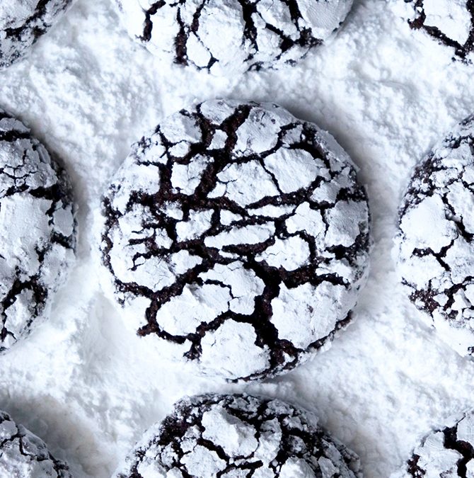 Fond of Lou: Chocolate Pretzel Crinkle Cookies